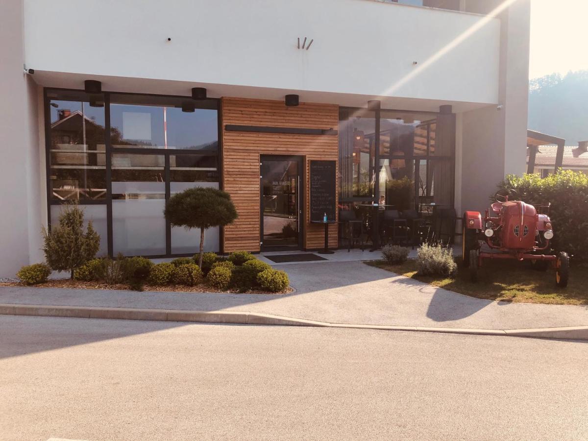 Na Vasi Restavracija In Prenocisca Hotel Škofja Loka Екстериор снимка