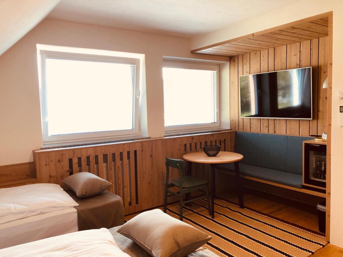 Na Vasi Restavracija In Prenocisca Hotel Škofja Loka Екстериор снимка