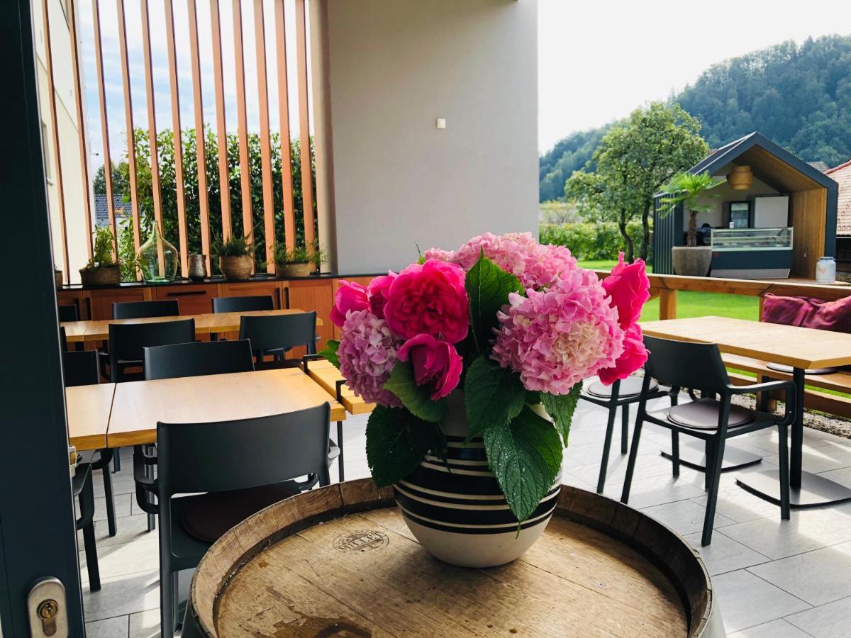 Na Vasi Restavracija In Prenocisca Hotel Škofja Loka Екстериор снимка