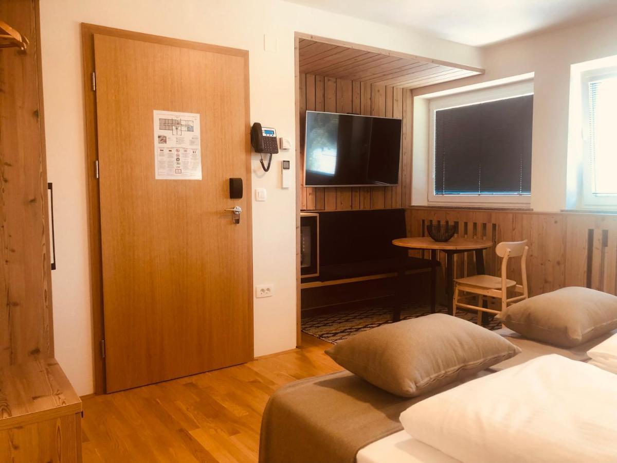 Na Vasi Restavracija In Prenocisca Hotel Škofja Loka Екстериор снимка
