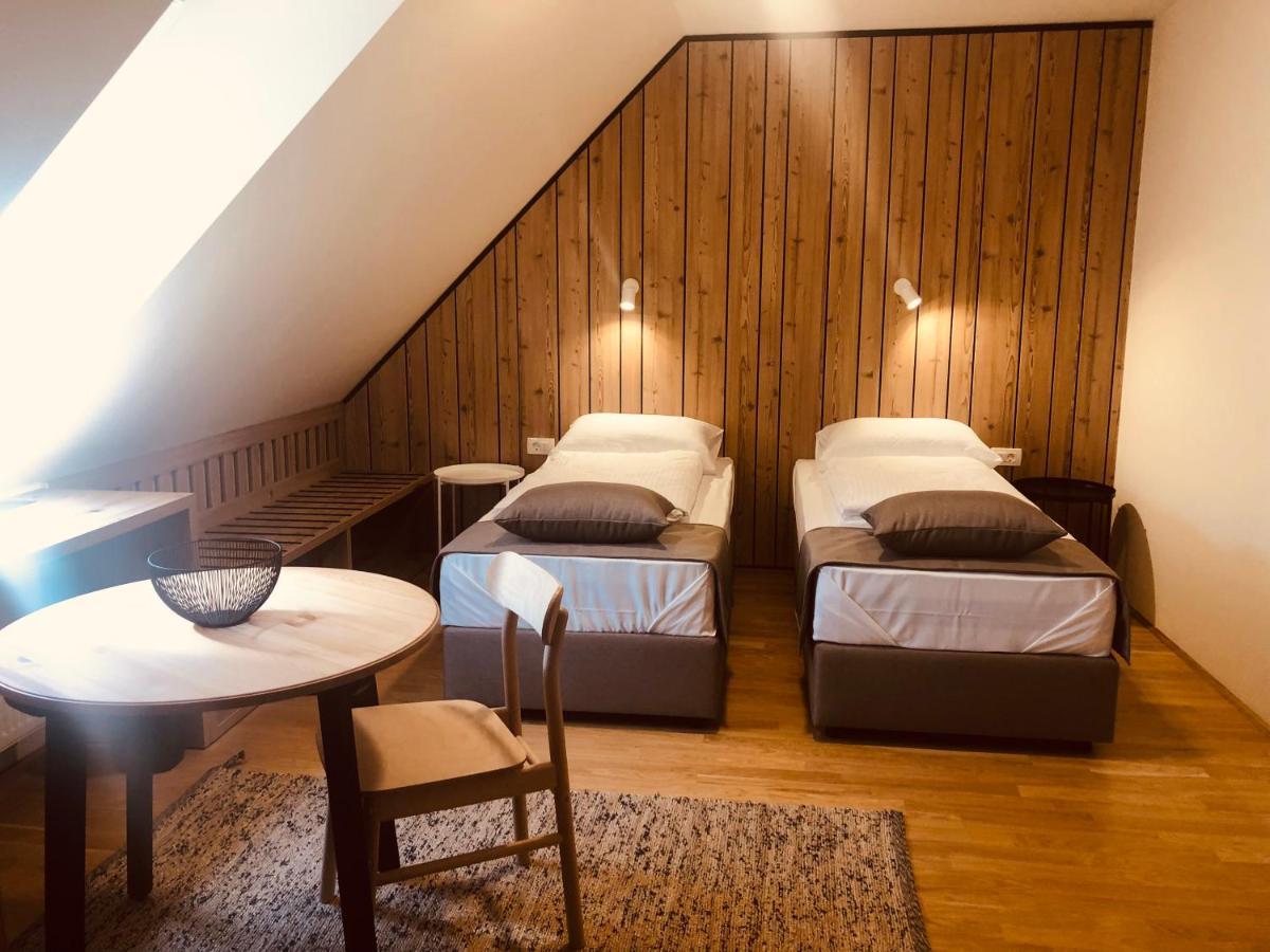 Na Vasi Restavracija In Prenocisca Hotel Škofja Loka Екстериор снимка
