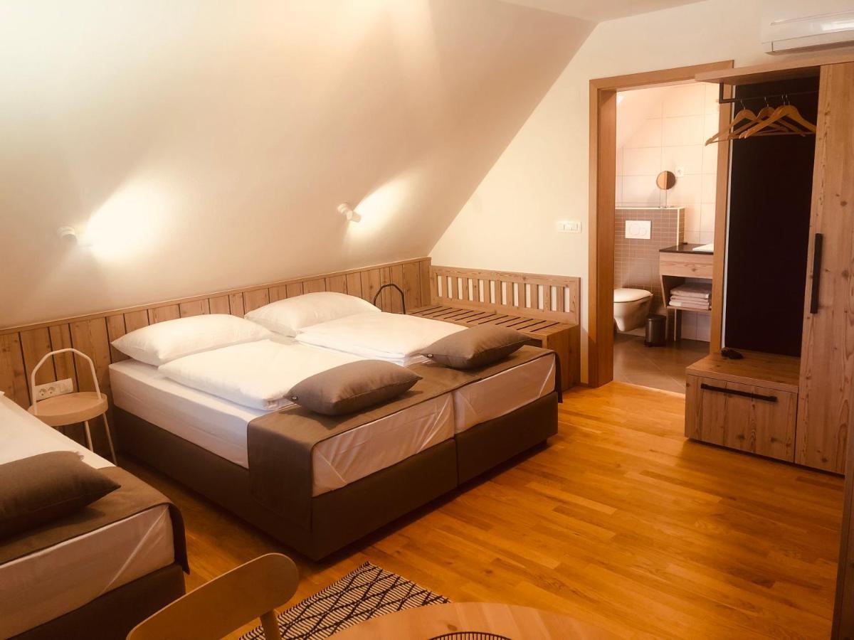 Na Vasi Restavracija In Prenocisca Hotel Škofja Loka Екстериор снимка