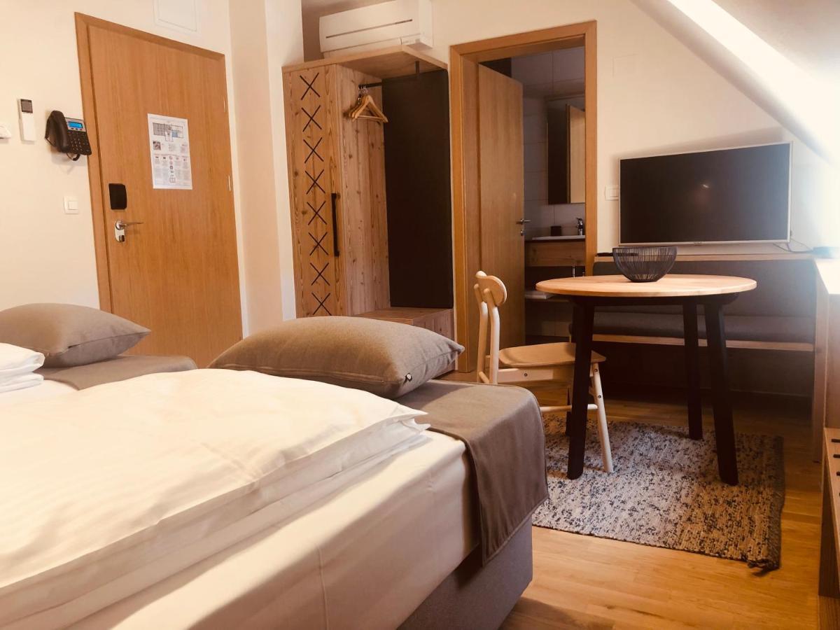 Na Vasi Restavracija In Prenocisca Hotel Škofja Loka Екстериор снимка