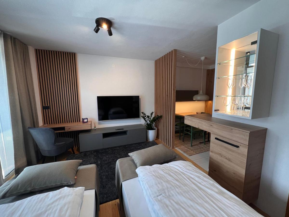 Na Vasi Restavracija In Prenocisca Hotel Škofja Loka Екстериор снимка
