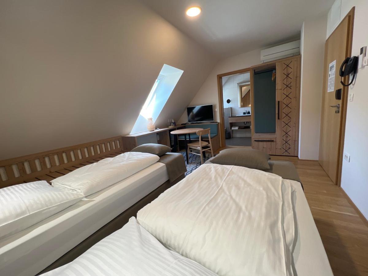 Na Vasi Restavracija In Prenocisca Hotel Škofja Loka Екстериор снимка