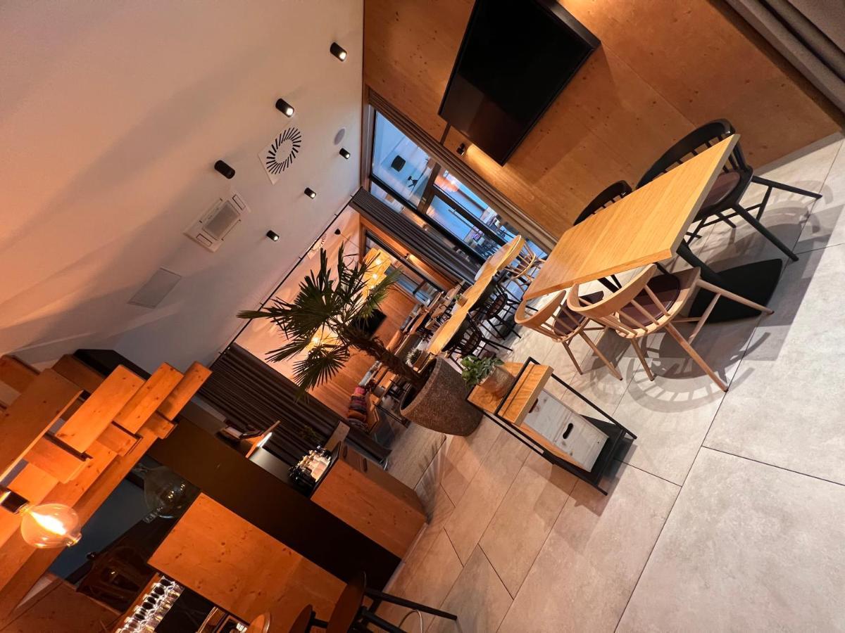 Na Vasi Restavracija In Prenocisca Hotel Škofja Loka Екстериор снимка