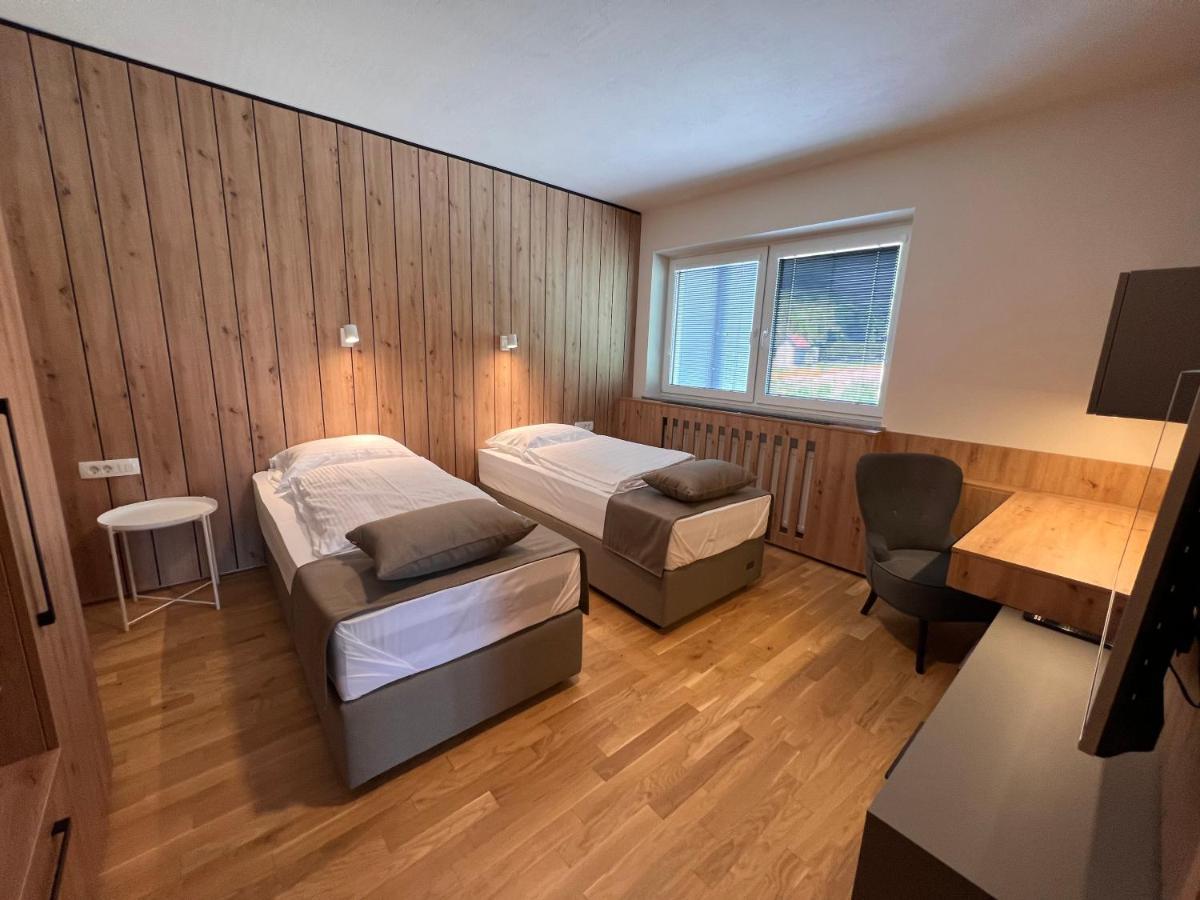 Na Vasi Restavracija In Prenocisca Hotel Škofja Loka Екстериор снимка